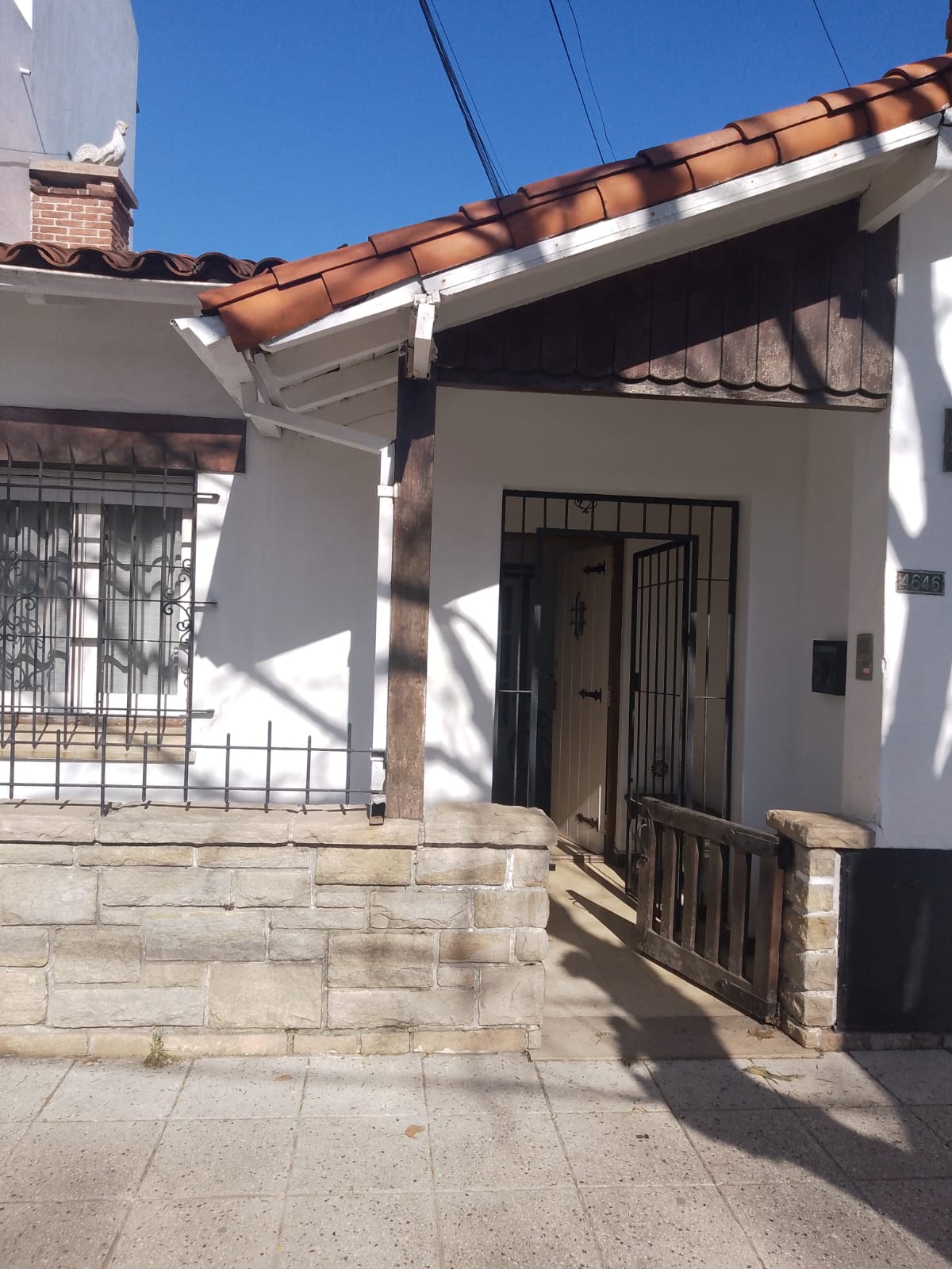 Imagen de (Ref.0072) CHALET 3 AMBIENTES C/GARAGE Y PATIO - AV. LIBERTAD E ITALIA