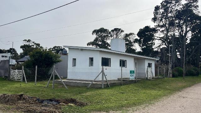 Imagen de CASA AMERICANA DE 2 AMBIENTES S/LOTE DE 240 MTS.2 - ZONA: LOS ACANTILADOS (MdP)