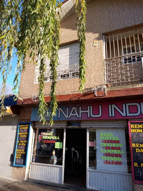 Imagen de 2 LOCALES Y DTO. 3 AMBIENTES EN PLANTA ALTA A LA CALLE